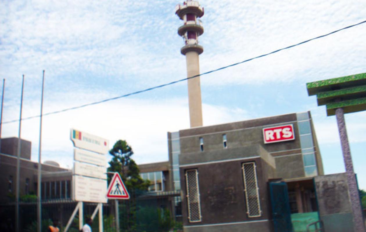 RTS : Les travailleurs dénoncent des conditions de travail “indignes” et réclament la restauration de leurs acquis