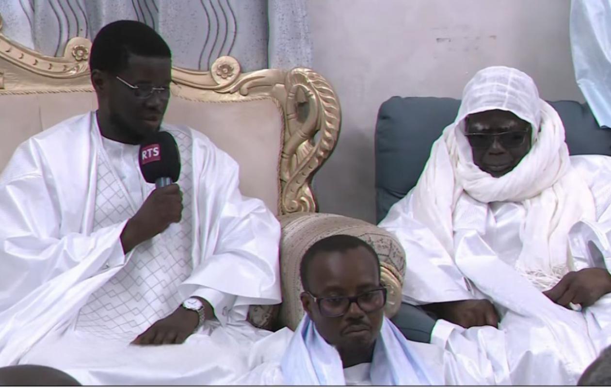 VISITE À TOUBA | LE PRÉSIDENT BASSIROU DIOMAYE FAYE RASSURE LE KHALIFE GÉNÉRAL DES MOURIDES À L’APPROCHE DU GRAND MAGAL