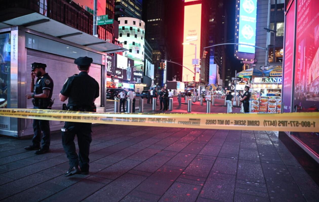 Etats-Unis : un adolescent ouvre le feu et blesse trois personnes à Times Square à New York