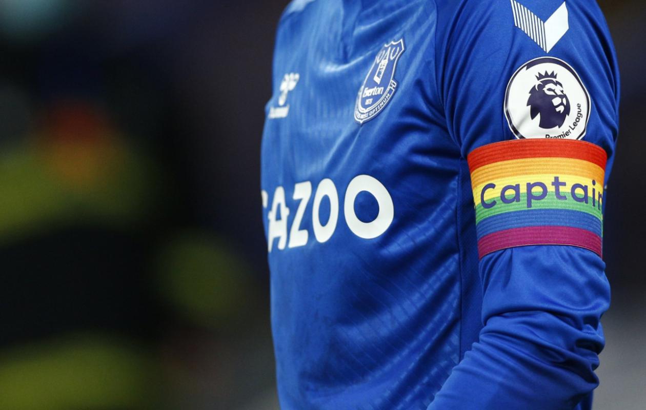 Les capitaines de la Premier League ne porteront plus le brassard arc-en-ciel lors de la saison 2025-2026
