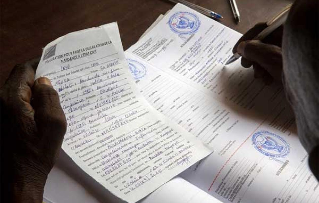 Falsification d'actes de naissance : Deux faussaires arrêtés par la Sûreté urbaine de Dakar