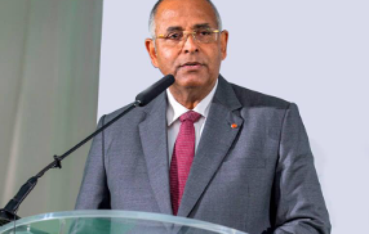 Côte d’Ivoire : L’ancien Premier ministre Patrick Achi renonce à la nationalité française