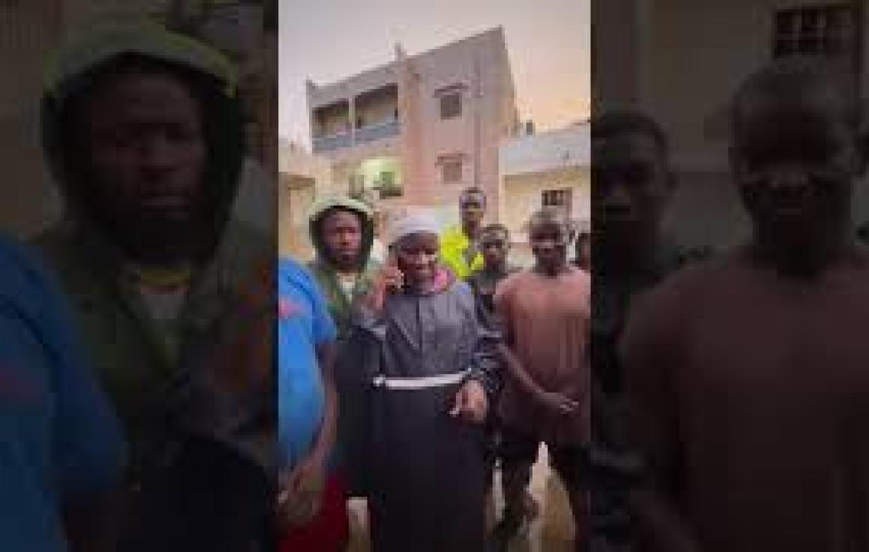 Sonko appelle l'imam en direct après les inondations en PA devant le ministre