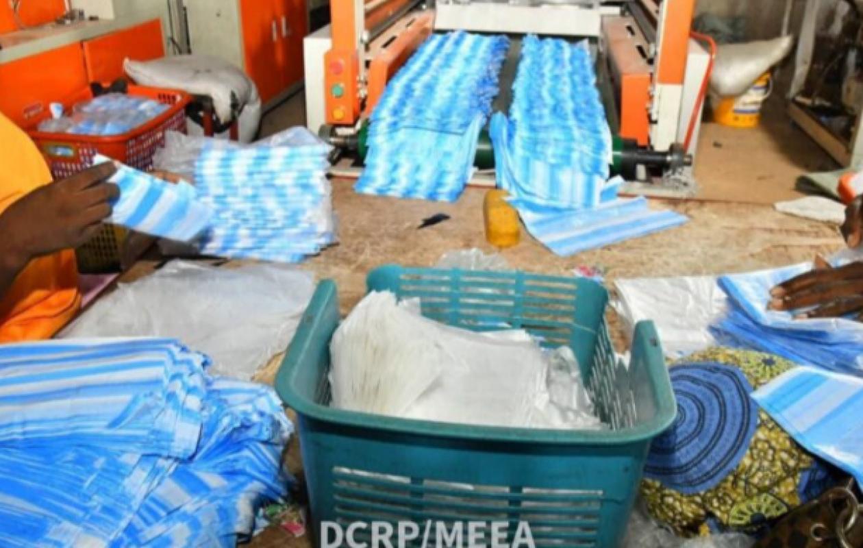 Burkina Faso : Une usine illégale de sachets plastiques condamnée à une amende de 30 millions FCFA