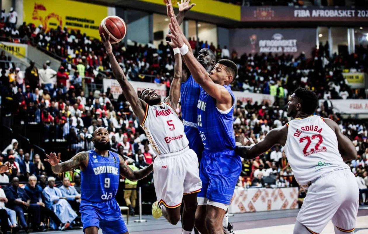 AfroBasket 2025: L’Angola bat le Cap-Vert devant 12 700 spectateurs, mais la polémique enfle