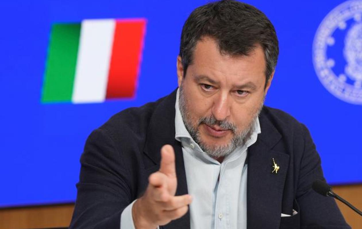 Gambien arrêté pour le viol d'une femme de 60 ans en Italie : La réaction "violente" de Matteo Salvini