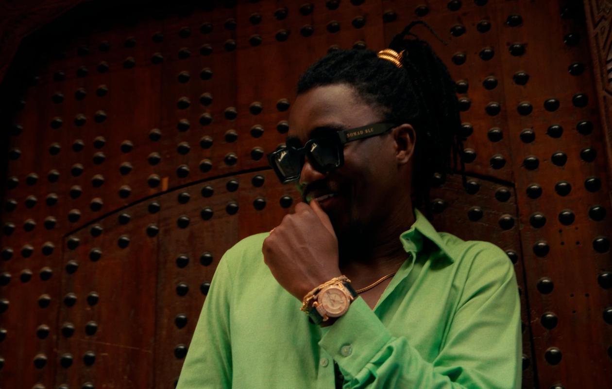 Wally B. Seck signe un record en France et dévoile son nouveau clip "Mon Combat"