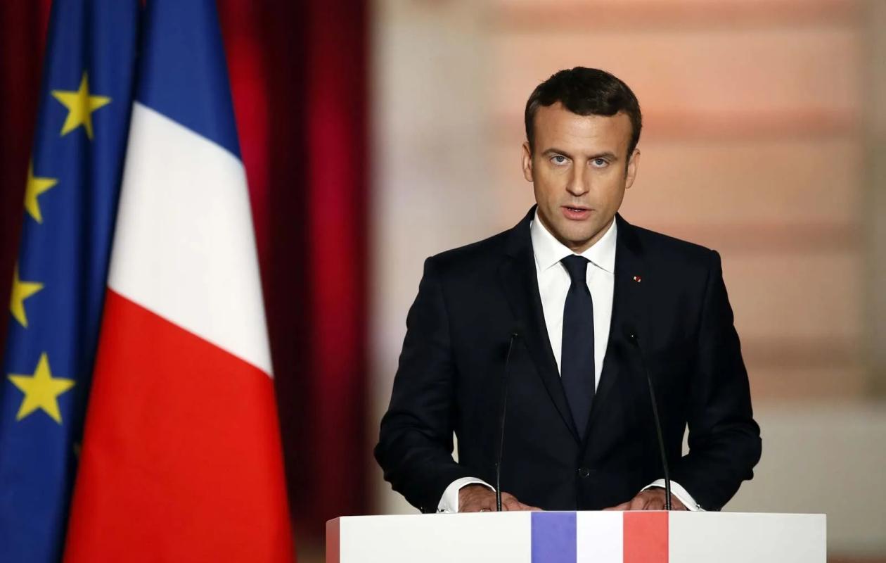 Non, Macron n’a pas lancé un programme offrant 1.800 euros mensuels aux Africains s'installant en France