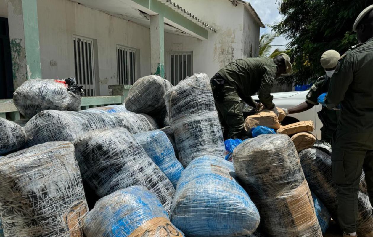 Jaxaay : Cinq individus arrêtés avec 15 cornets de chanvre indien