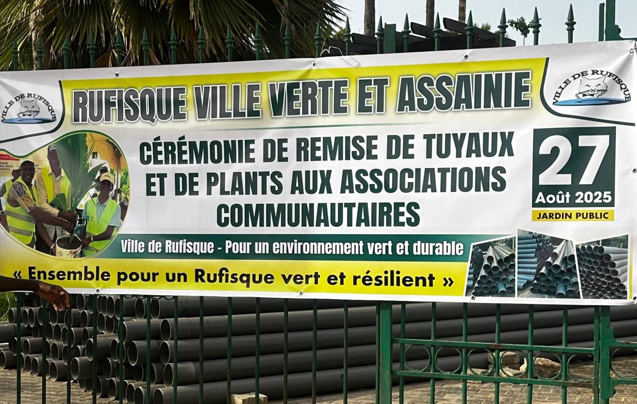 RUFISQUE VERTE ET ASSAINIE : 800 plants et 480 tuyaux offerts à 46 associations communautaires