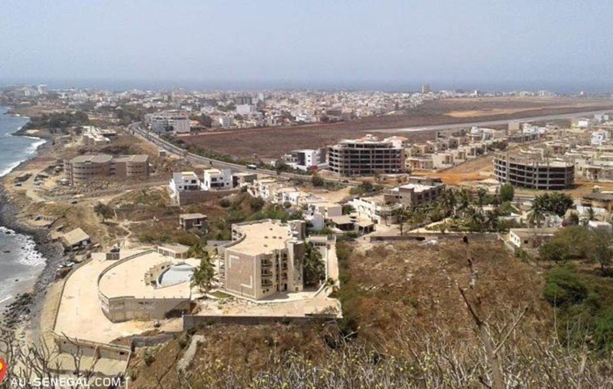 Chantier illégal de 450m2 : La DGSCOS rétablit l’ordre foncier au Virage !