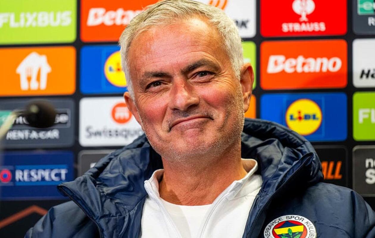 Viré de Fenerbahçe, Mourinho passe la barre des 100 millions d'euros d'indemnités de licenciement