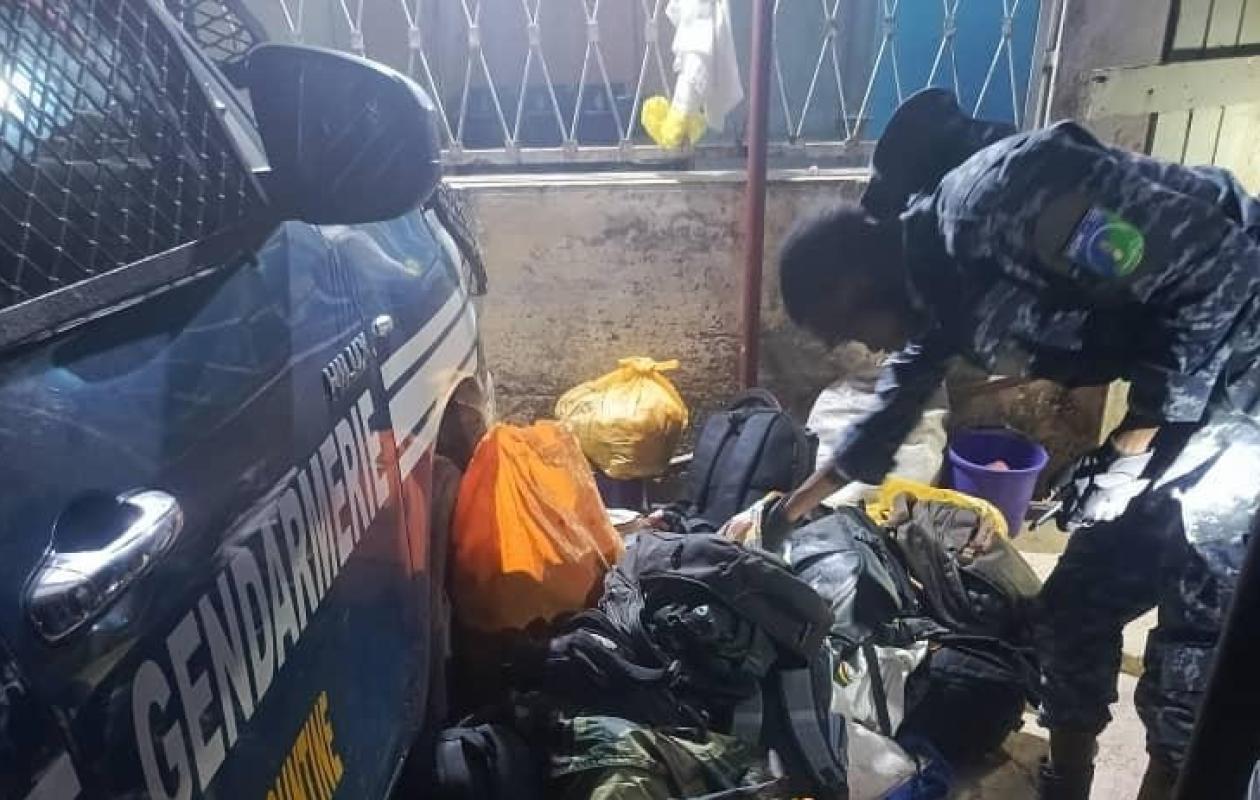 Kafountine : La gendarmerie saisit 10 kg de chanvre indien et une moto, le suspect prend la poudre d’escampette