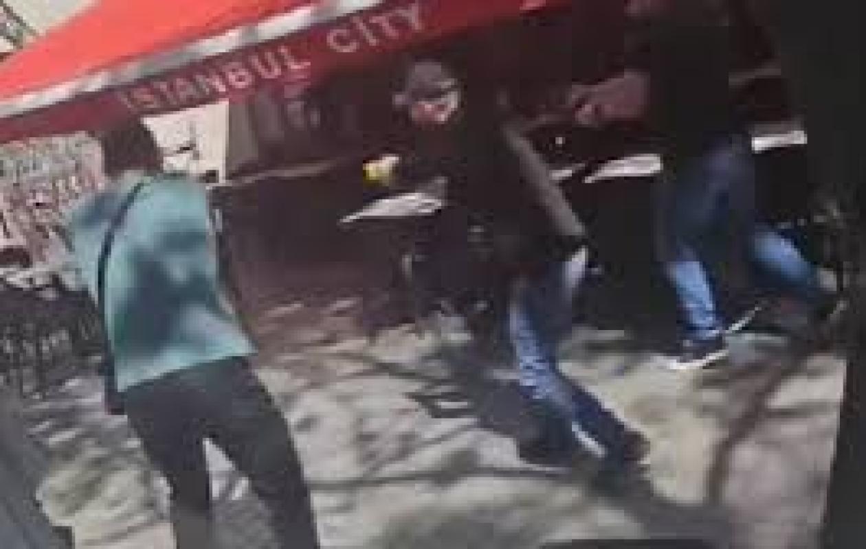 Attaque au couteau à Marseille : plusieurs personnes blessées, l’assaillant tué