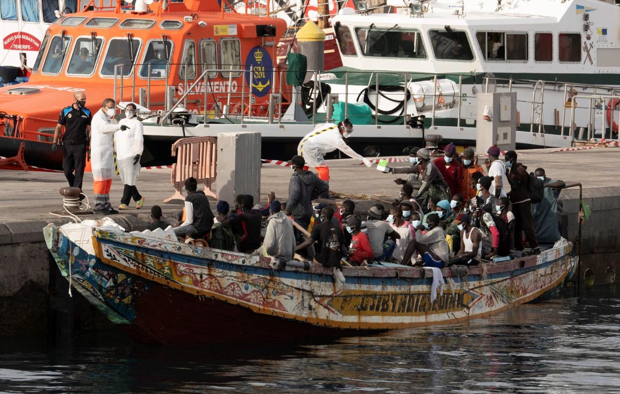 Émigration irrégulière : 16 Sénégalais arrêtés en Espagne après un drame en mer