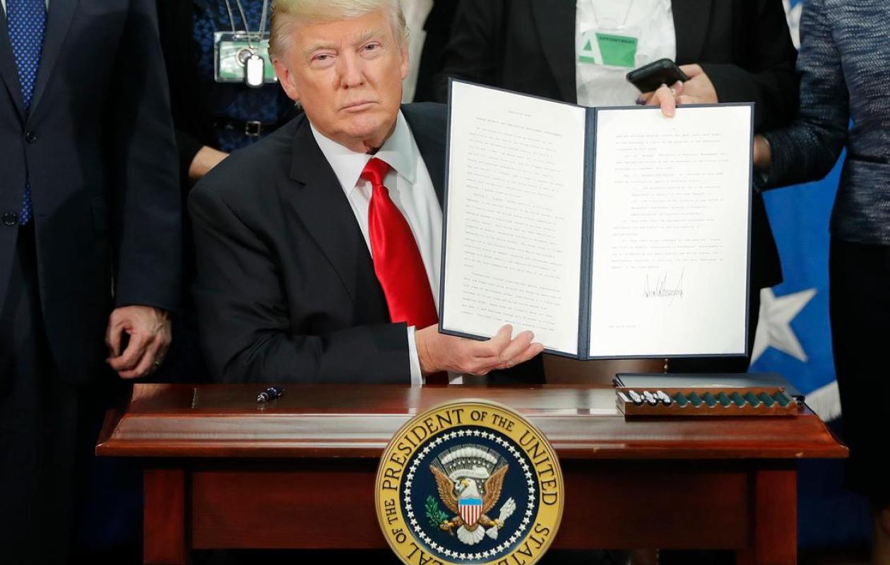 ÉTATS-UNIS : Trump durcit les règles sur la citoyenneté et les visas