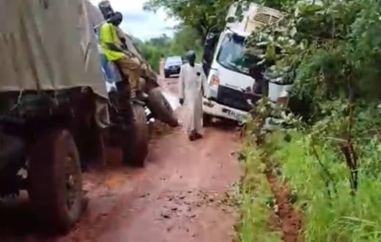Saraya – Saiensoutou : Une route impraticable met des vies en danger