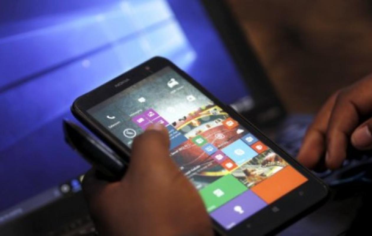 Le fossé numérique persiste : des milliards de personnes toujours privées d’internet mobile