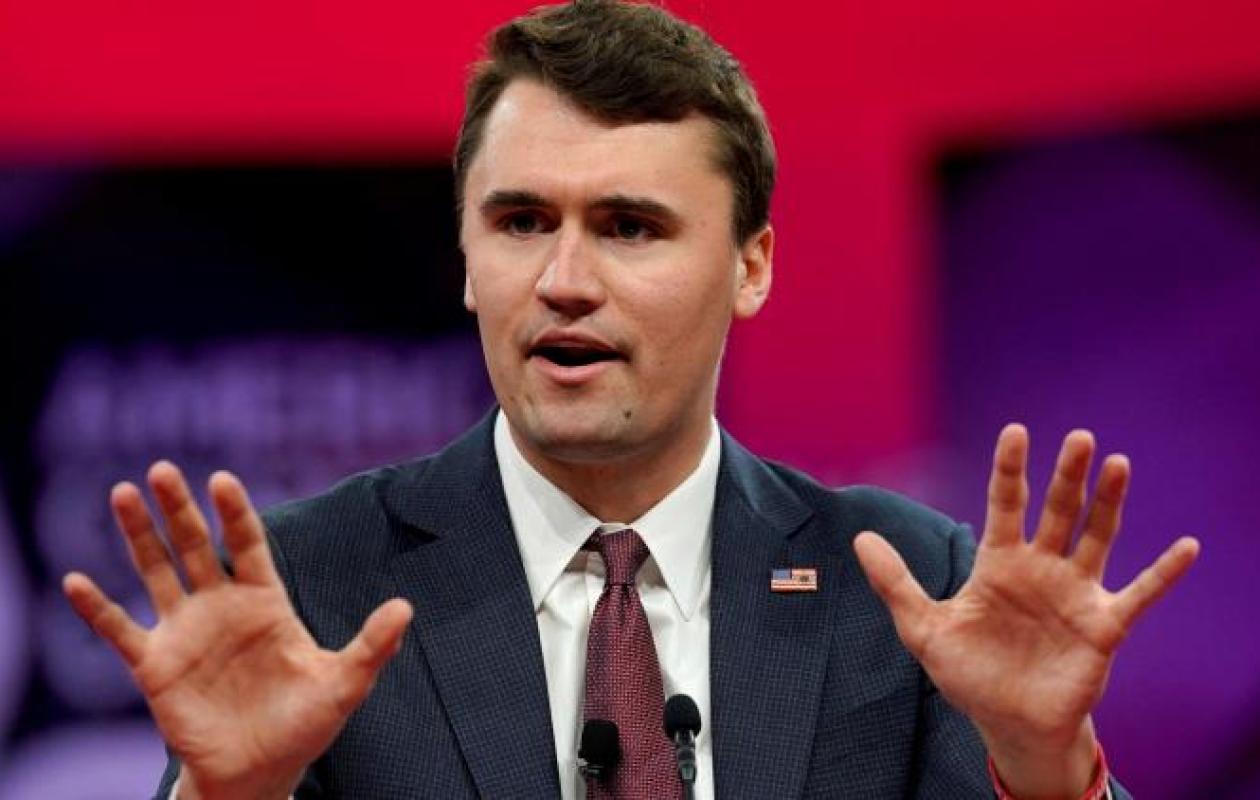 Soutien de Donald Trump, pro-armes, anti-IVG… Qui était Charlie Kirk, l’influenceur américain tué par balle ?