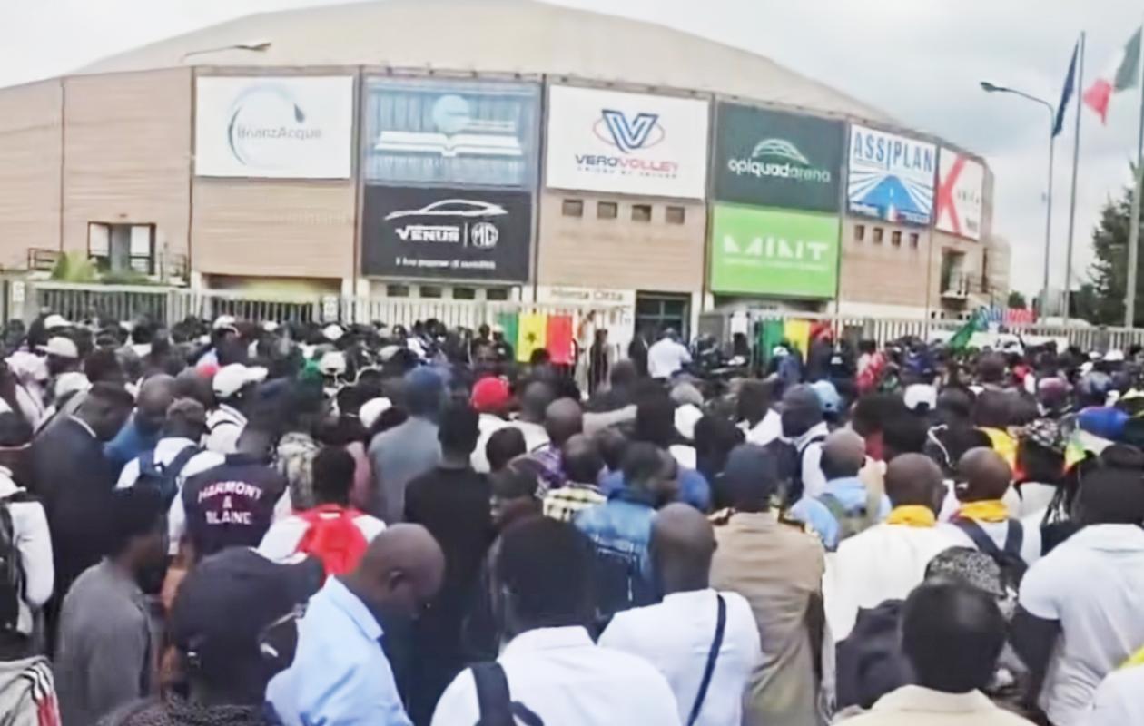 Italie : Mobilisation exceptionnelle à l’Opiquad Arena à quelques heures de la conférence de Sonko