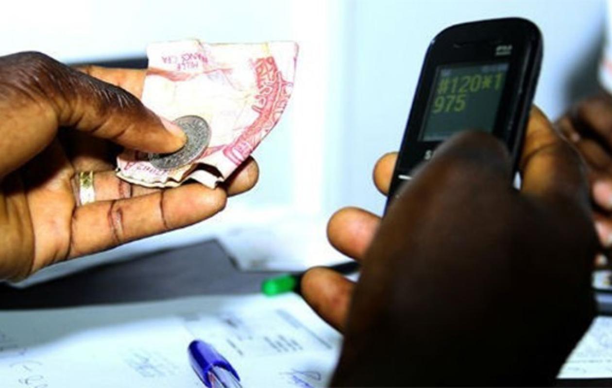 Le CPCP appelle à un réexamen de la taxation du mobile money