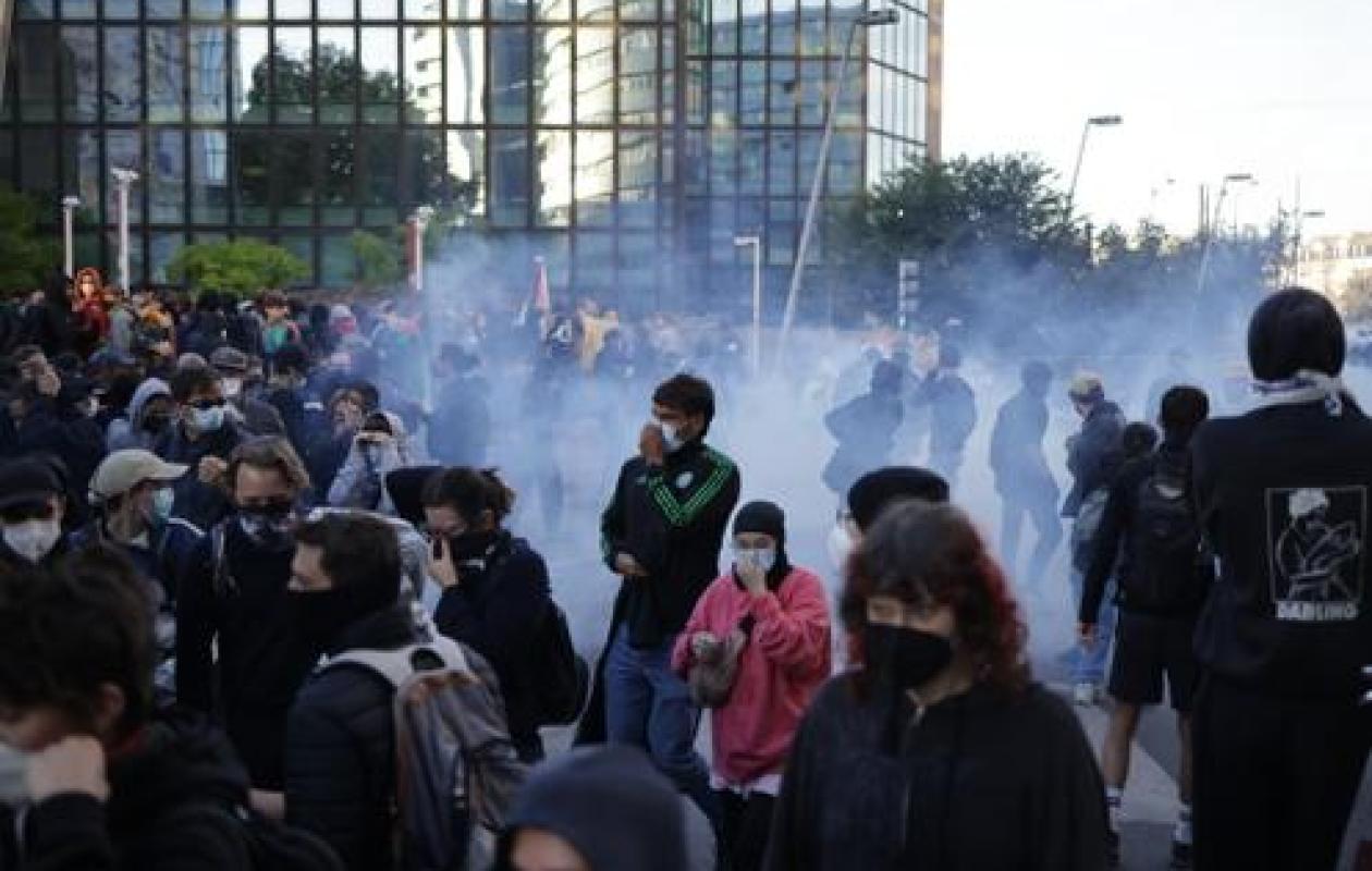 France: jeudi "noir" de manifestations pour peser sur le prochain gouvernement