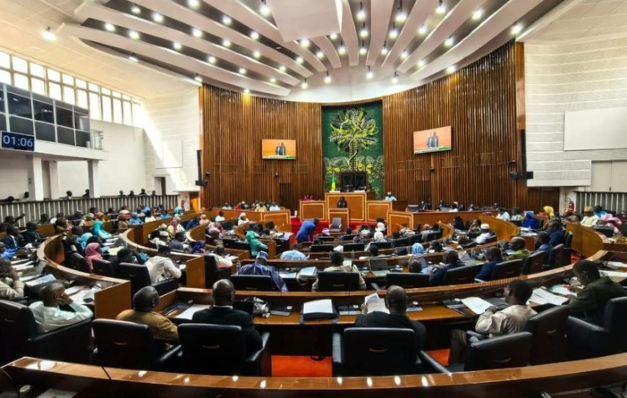Réformes: Des parlementaires exigent la suppression des fonds politiques