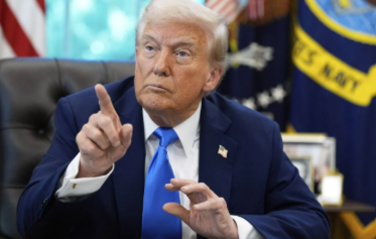 États-Unis : Donald Trump impose 100.000 dollars de frais pour les visas H-1B très utilisés dans la tech
