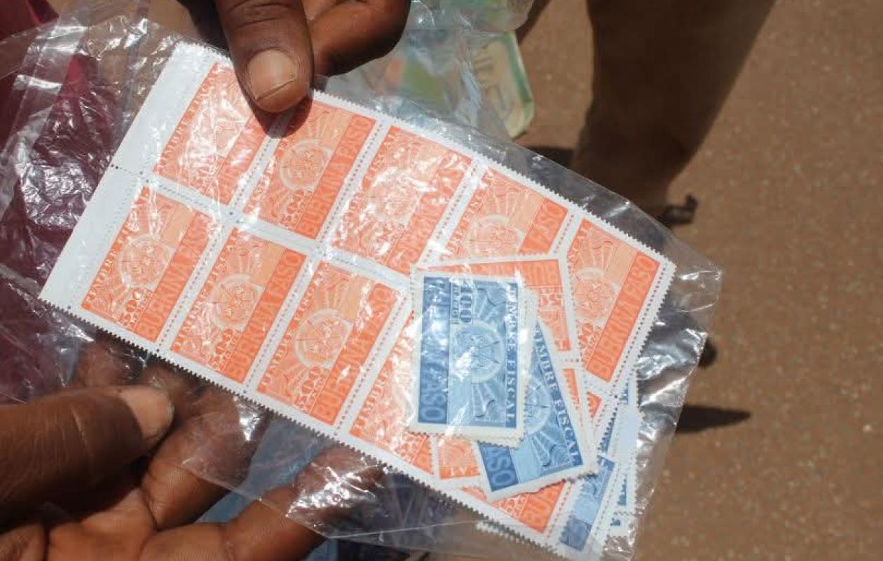 Burkina Faso : Ouagadougou interdit la revente illégale de timbres communaux