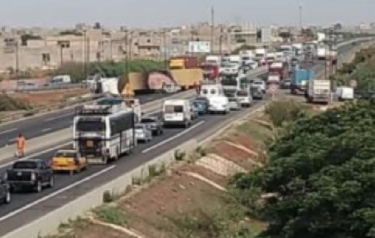 Trafic perturbé à la sortie 10 Keur Ndiaye Lo, suite aux fortes pluies