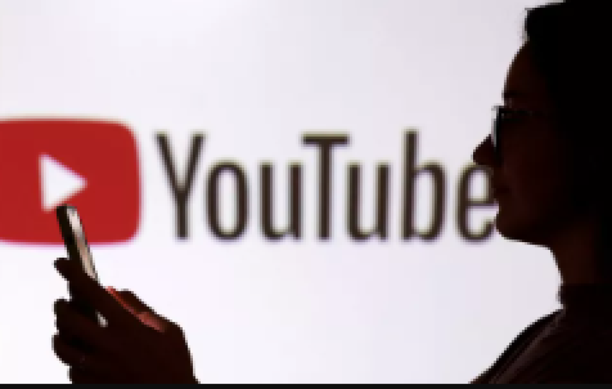 YouTube réintègre des créateurs bannis pour désinformation, salué par les conservateurs américains