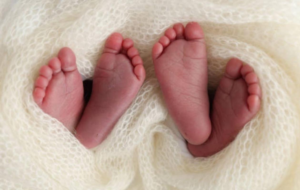 Drame à Madina Bafé : une mère décède après avoir donné naissance à des jumeaux