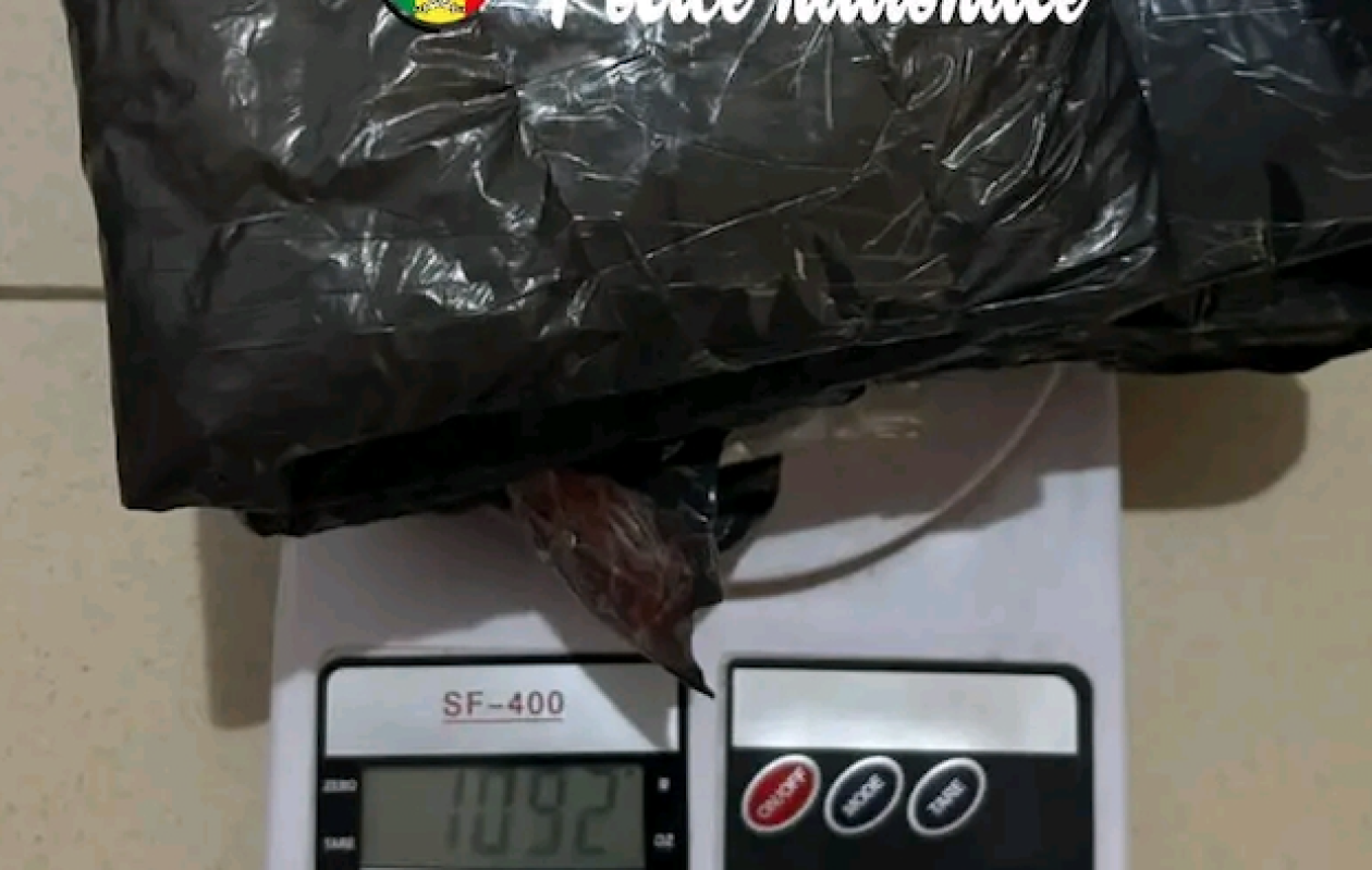 AIBD : Une Ghanéenne de 50 ans arrêtée par la police avec 1 kg de cocaïne