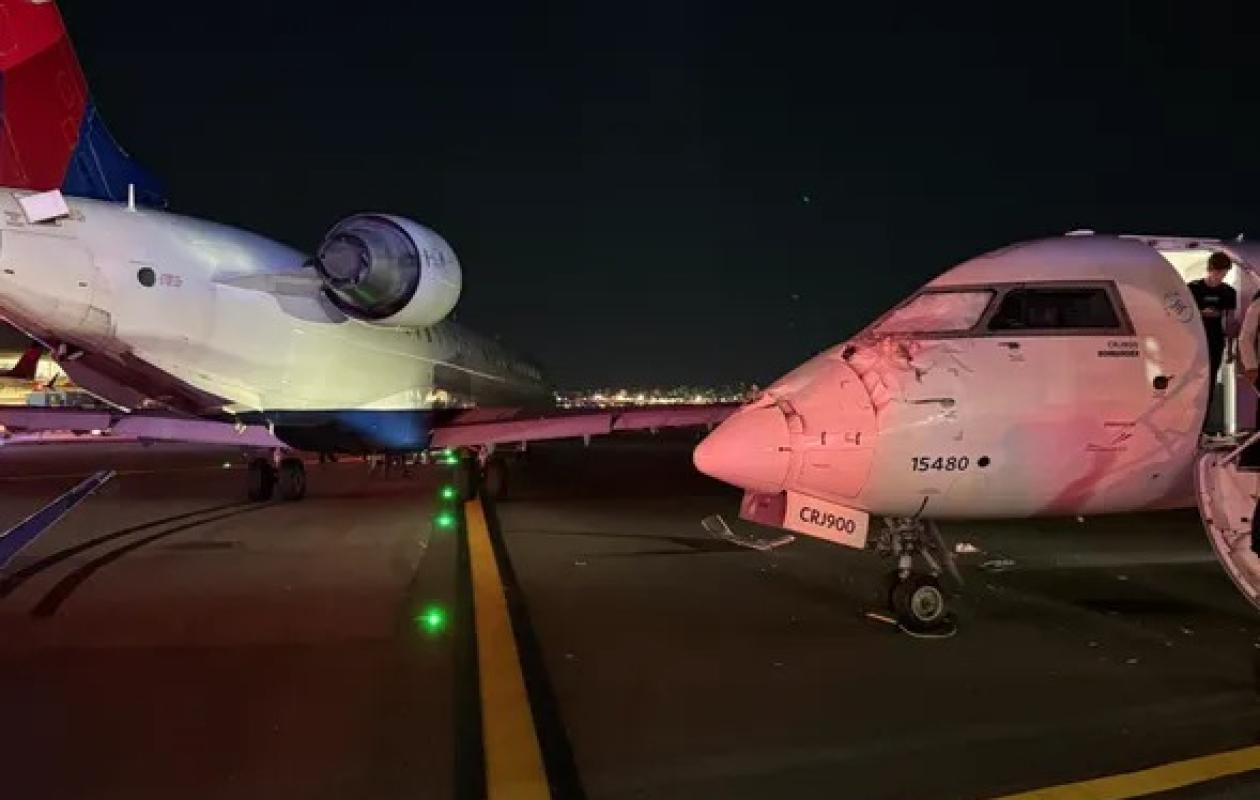 Collision de deux appareils à l'aéroport de LaGuardia de New York