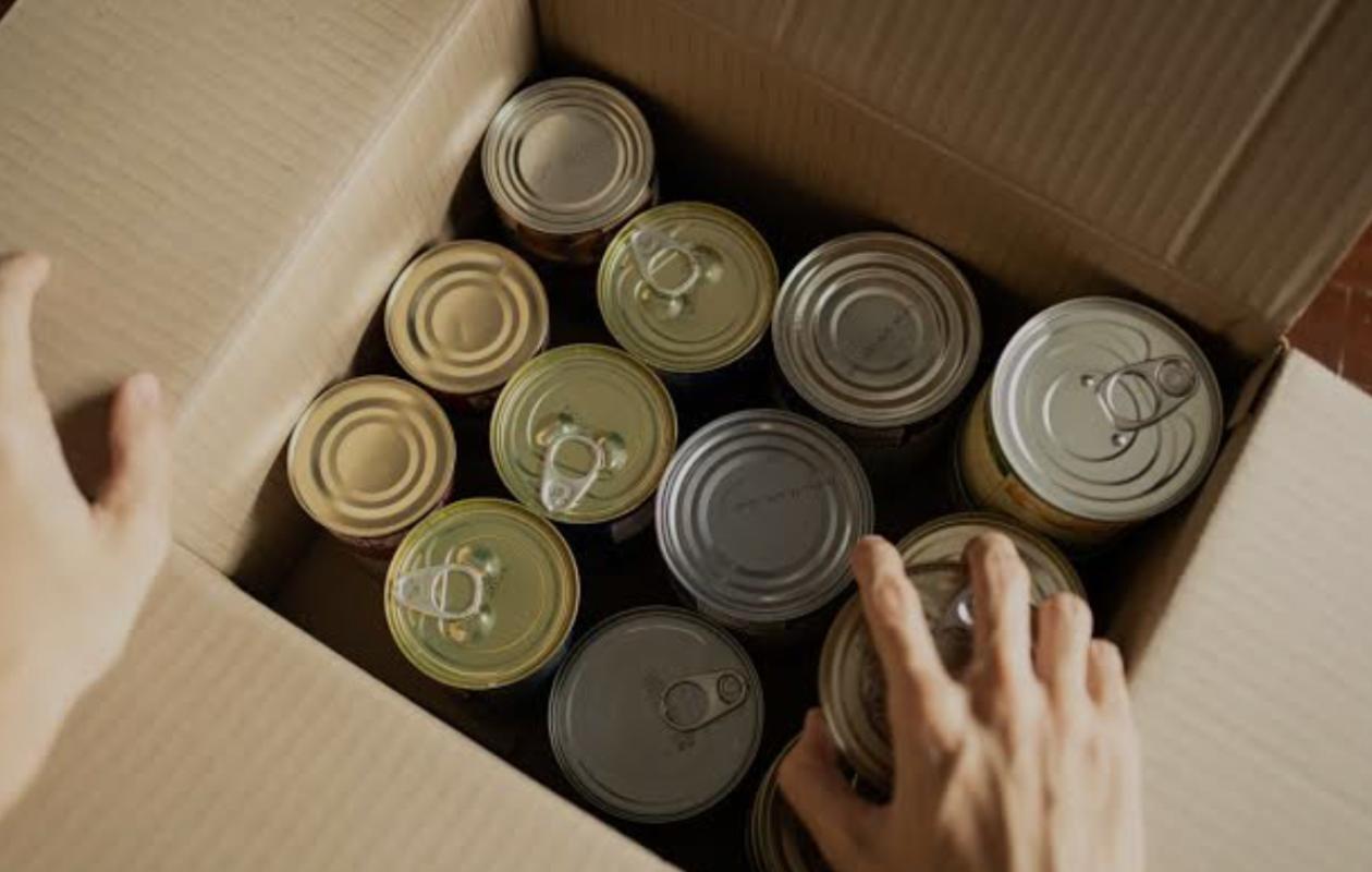 «100 KILOS DE FARINE DANS MON SOUS-SOL» : COMMENT LES SUÉDOIS SE PRÉPARENT-ILS À UNE POSSIBLE GUERRE ?