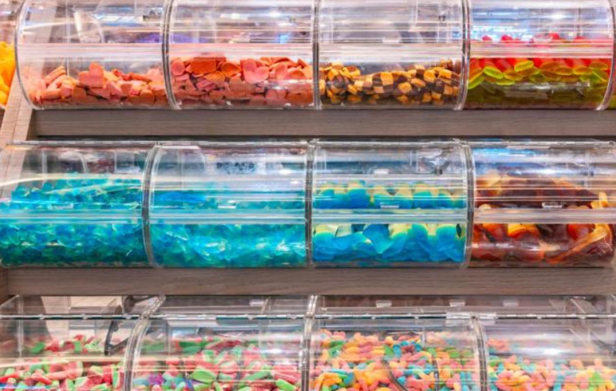 Il mange 3 kilos de bonbons en 3 jours et passe 6 jours à l’hôpital