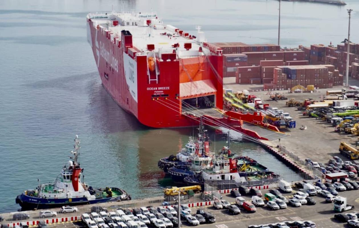 Port Autonome de Dakar : Une première escale africaine pour le navire vert L’Océan Breeze de Sallaum Lines