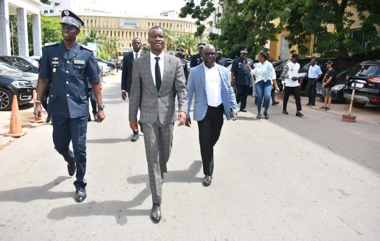 Sécurité : Le ministre de l'Intérieur, Me Bamba Cissé, entame une tournée dans les services de police
