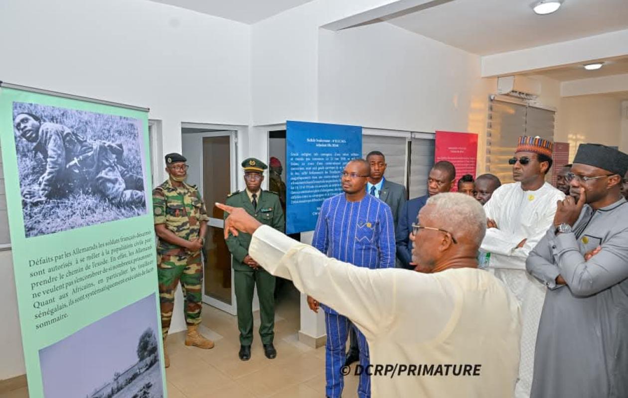 Le premier ministre Burkinabè rend hommage aux tirailleurs africains à Thiaroye