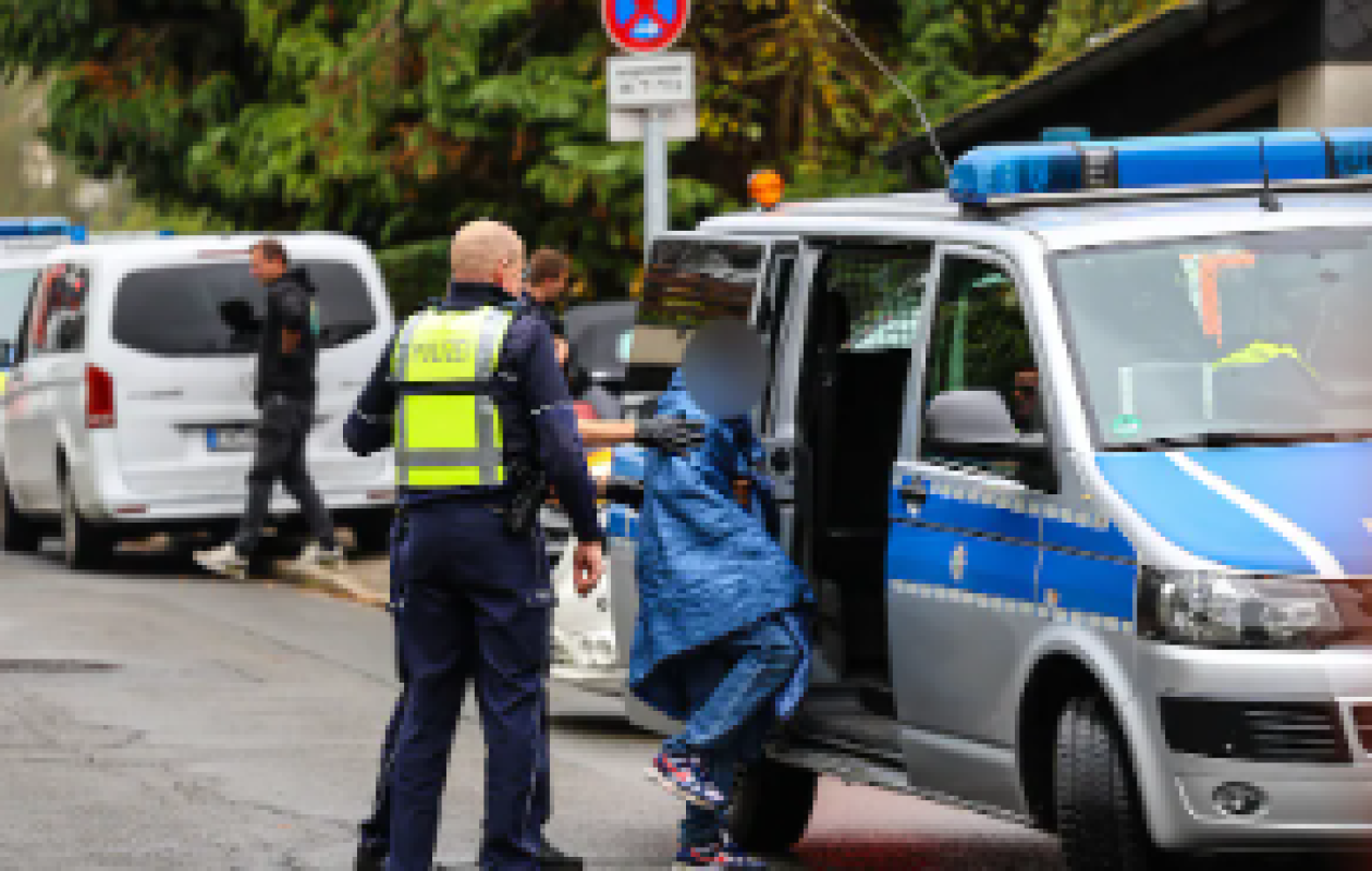 “Torturée par sa fille adoptive”: de nouveaux éléments sur la bourgmestre poignardée en Allemagne