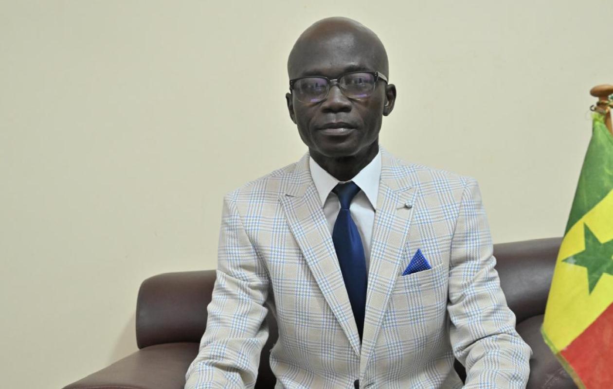 CRISE POLITIQUE EN FRANCE : QUELLES LECONS POUR L’AFRIQUE FRANCOPHONE ? (Par François Mame Samba NDIAYE)