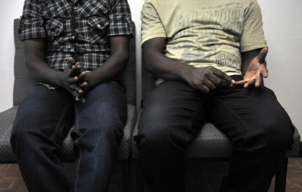 Relations homosexuelles : un commerçant prend cher, son "partenaire" écope de trois mois de prison