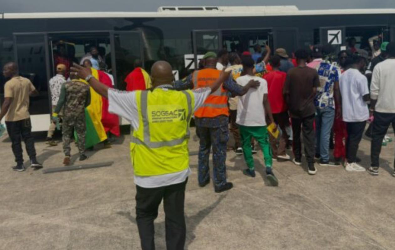 « Notre pays est doux » : 148 migrants guinéens rapatriés du Niger après un calvaire dans le désert