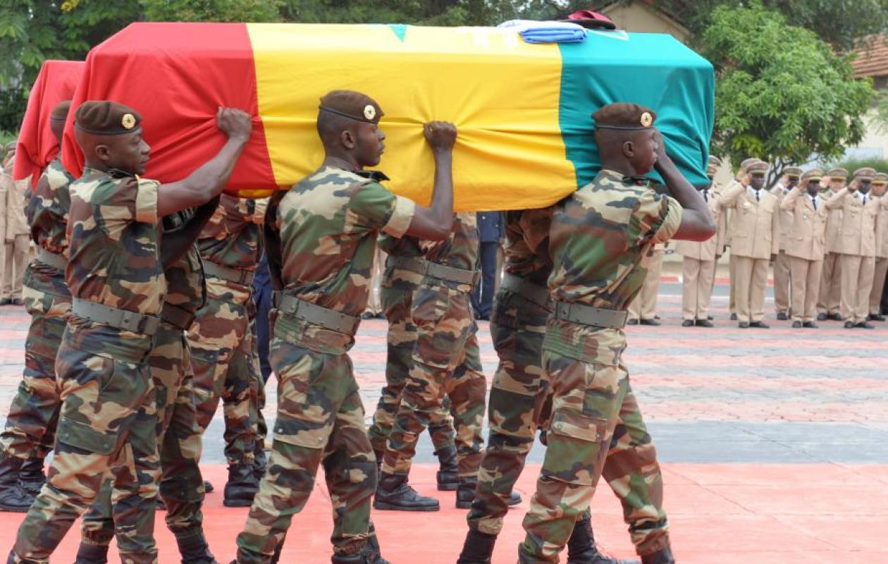 Le sous-lieutenant Mamadou Ndour repose désormais aux côtés de sa mère au cimetière de Takhikao