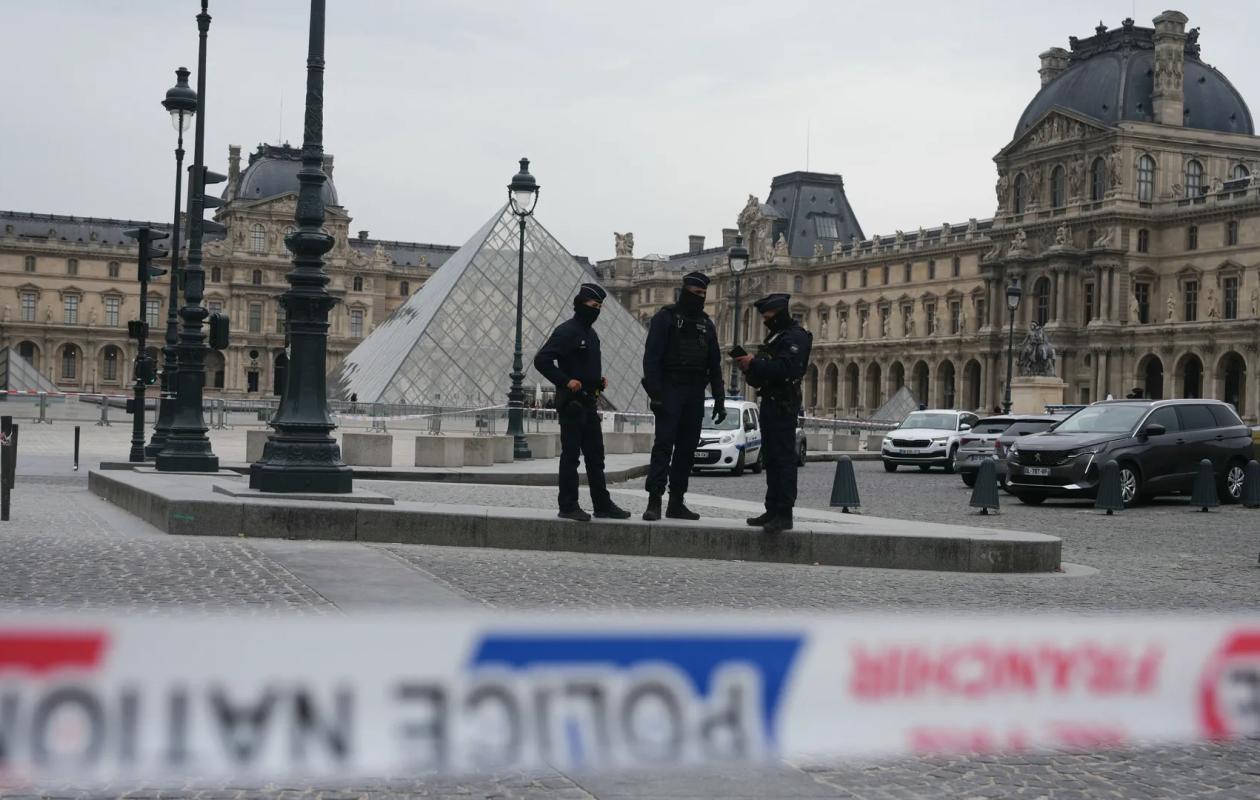 Vol au Louvre: le préjudice évalué par le musée à 88 millions d'euros, selon la procureure