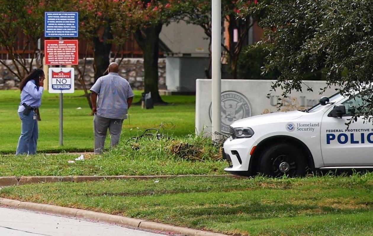 Etats-Unis: un policier et un immigré blessés par les tirs d'un policier de l'immigration