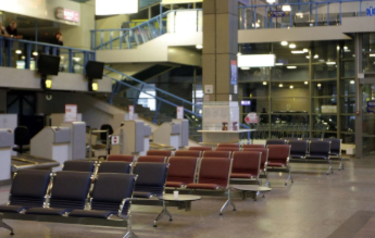 Lituanie : Cette astuce utilisée par les trafiquants pour passer les cigarettes en contrebande a paralysé un aéroport