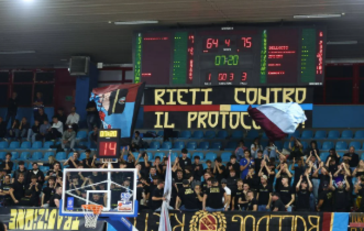 Italie : Furieux de la défaite de leur équipe, ils caillassent le bus adverse et tuent le chauffeur