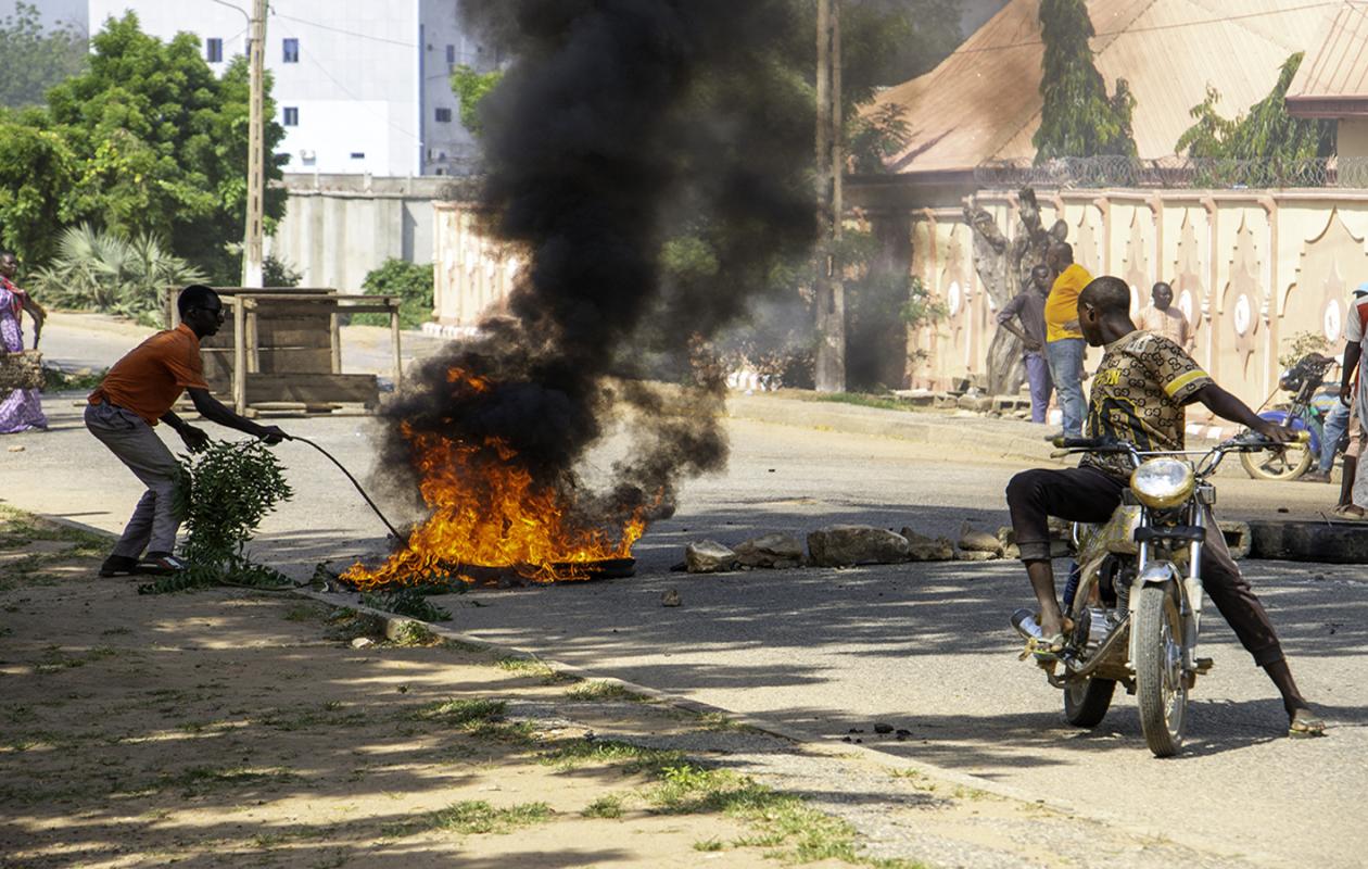 Cameroun: deux figures de l'opposition arrêtées avant les résultats de la présidentielle