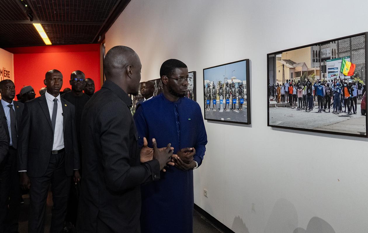 Fin en apothéose de l'exposition "Première ligne" d'Abdou Karim Ndoye, marquée par une visite du Président Faye